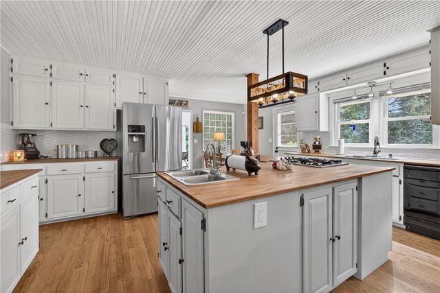 188 Hillendale Drive, Toccoa, GA 30577