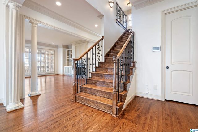 2230 OVERLOOK CREST, Vestavia Hills, AL 35226