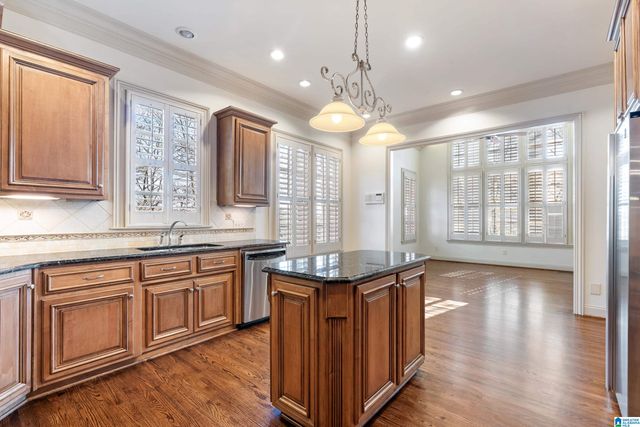 2230 OVERLOOK CREST, Vestavia Hills, AL 35226