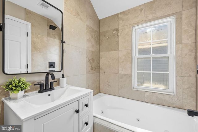 4037 22ND ST NE, Washington, DC 20018