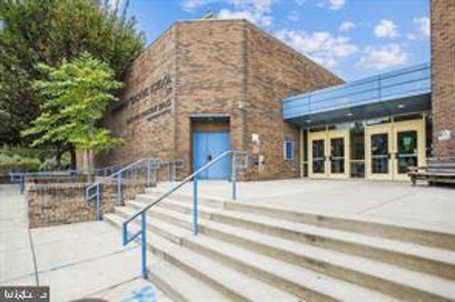 4037 22ND ST NE, Washington, DC 20018
