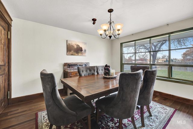 457 E Beacon Light Rd, Eagle, ID 83616