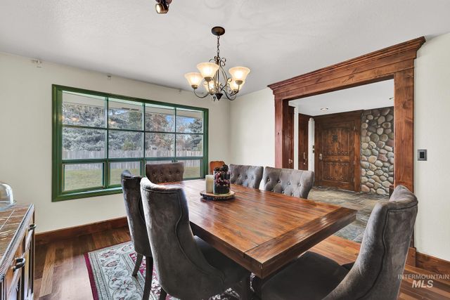 457 E Beacon Light Rd, Eagle, ID 83616