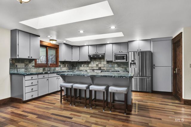 457 E Beacon Light Rd, Eagle, ID 83616