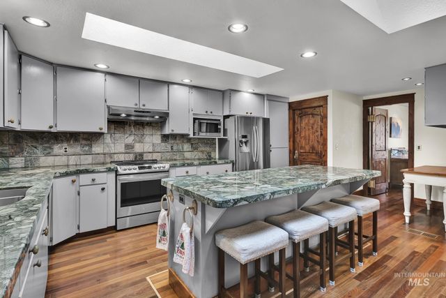 457 E Beacon Light Rd, Eagle, ID 83616