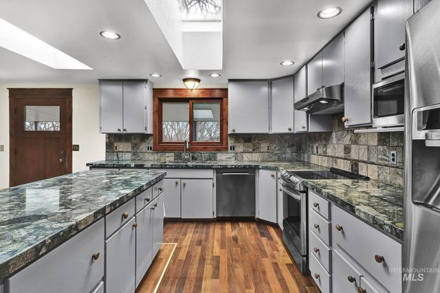 457 E Beacon Light Rd, Eagle, ID 83616