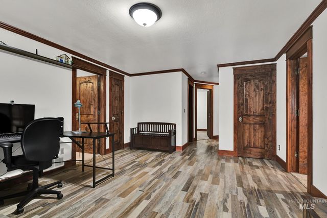 457 E Beacon Light Rd, Eagle, ID 83616