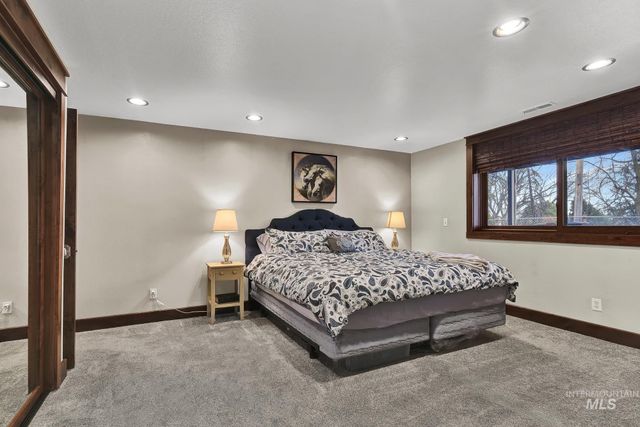 457 E Beacon Light Rd, Eagle, ID 83616