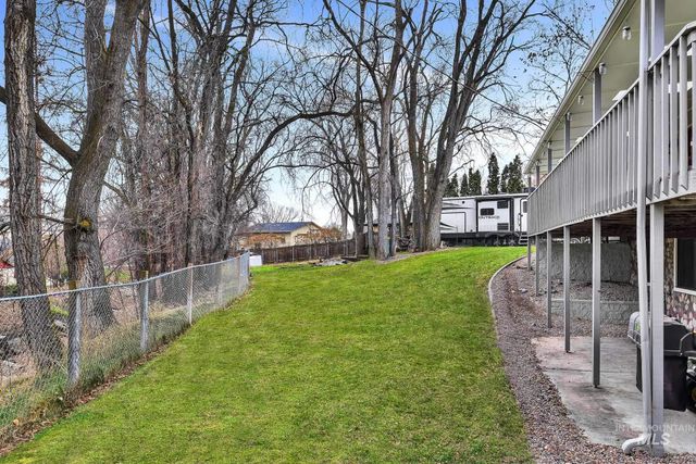 457 E Beacon Light Rd, Eagle, ID 83616