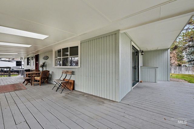 457 E Beacon Light Rd, Eagle, ID 83616