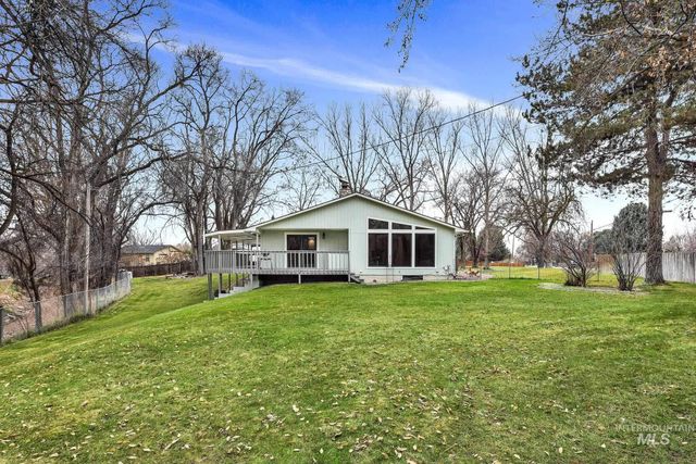 457 E Beacon Light Rd, Eagle, ID 83616