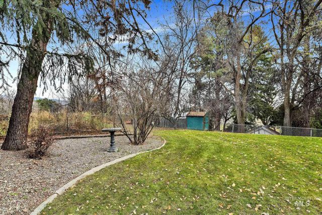 457 E Beacon Light Rd, Eagle, ID 83616