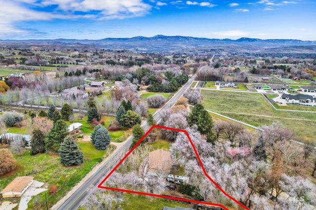 457 E Beacon Light Rd, Eagle, ID 83616