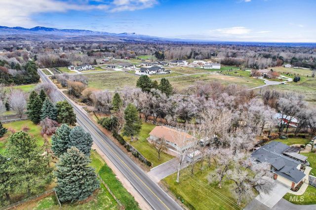 457 E Beacon Light Rd, Eagle, ID 83616