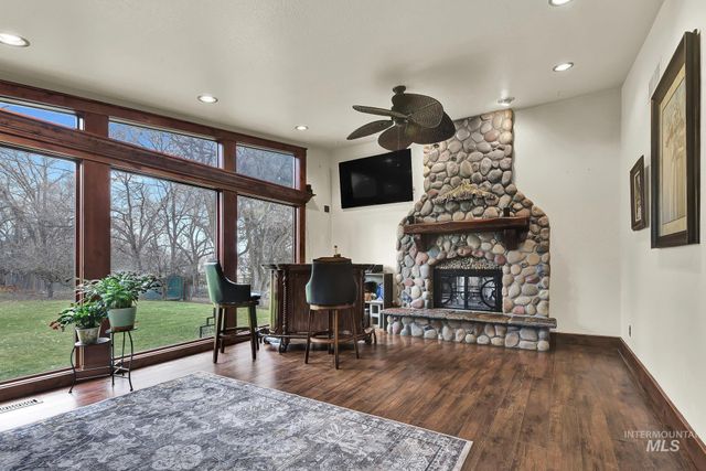 457 E Beacon Light Rd, Eagle, ID 83616