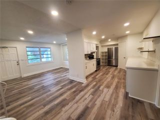 126 NW 8th Ave 1, Hallandale Beach, FL 33009