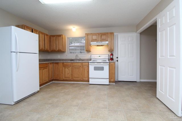 3740 Frontera Cir, Pensacola, FL 32505