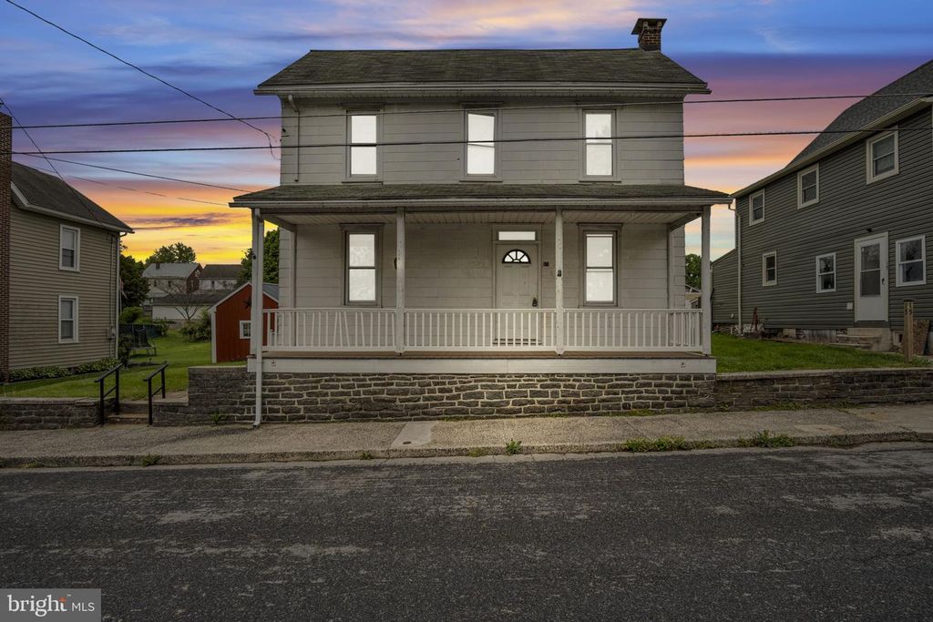 17 PENN ST, Biglerville, PA 17307