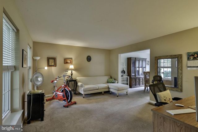 1500 WINDMILL LN, Breinigsville, PA 18031