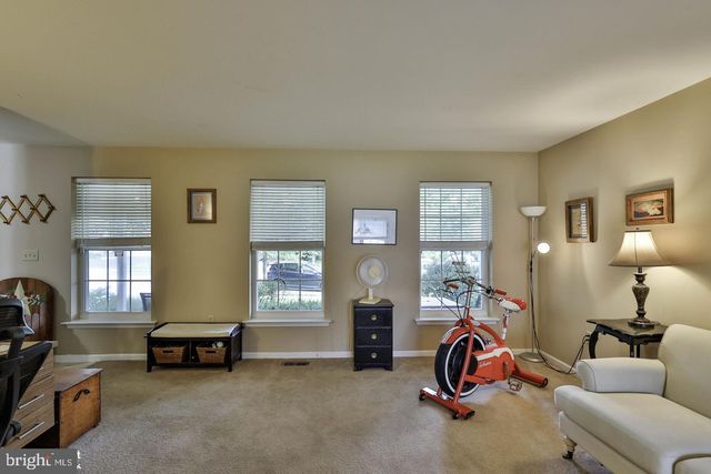 1500 WINDMILL LN, Breinigsville, PA 18031