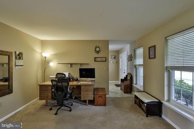 1500 WINDMILL LN, Breinigsville, PA 18031