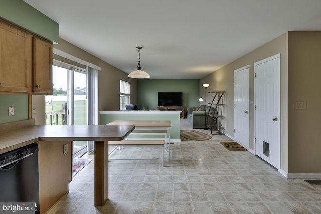 1500 WINDMILL LN, Breinigsville, PA 18031