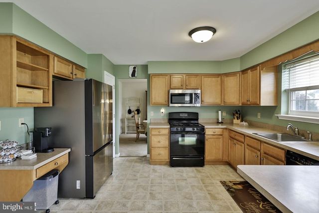 1500 WINDMILL LN, Breinigsville, PA 18031