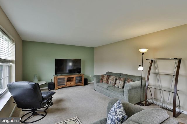 1500 WINDMILL LN, Breinigsville, PA 18031