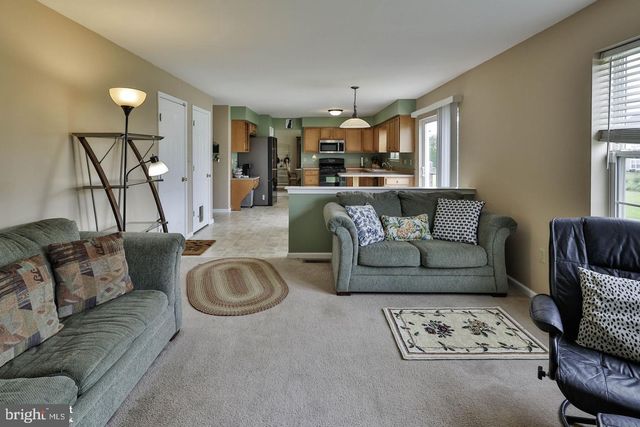 1500 WINDMILL LN, Breinigsville, PA 18031