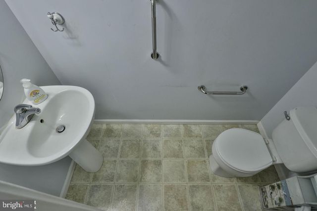 1500 WINDMILL LN, Breinigsville, PA 18031