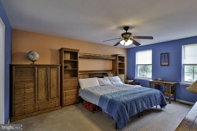 1500 WINDMILL LN, Breinigsville, PA 18031