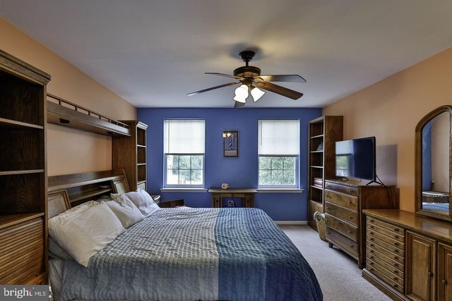 1500 WINDMILL LN, Breinigsville, PA 18031