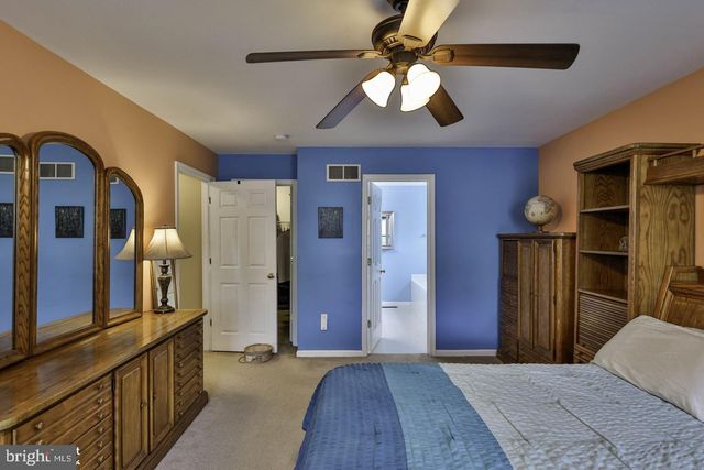 1500 WINDMILL LN, Breinigsville, PA 18031
