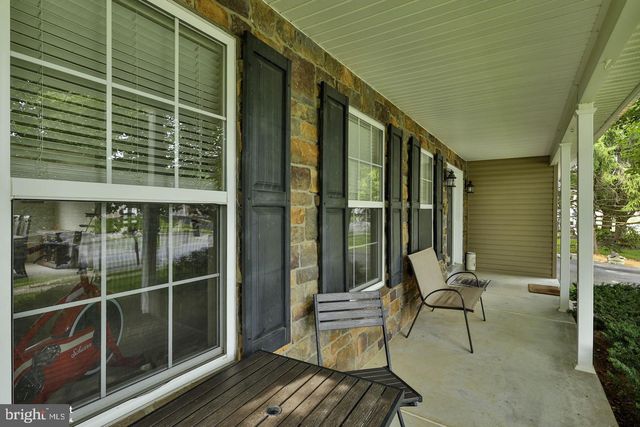 1500 WINDMILL LN, Breinigsville, PA 18031