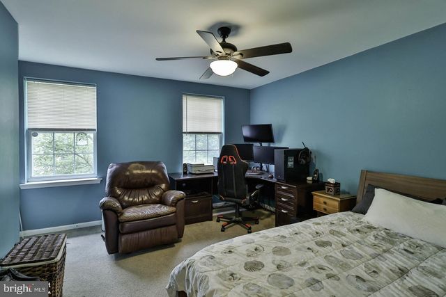 1500 WINDMILL LN, Breinigsville, PA 18031