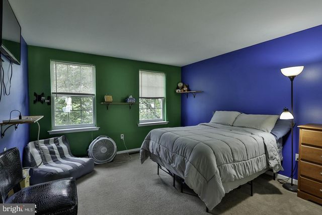 1500 WINDMILL LN, Breinigsville, PA 18031