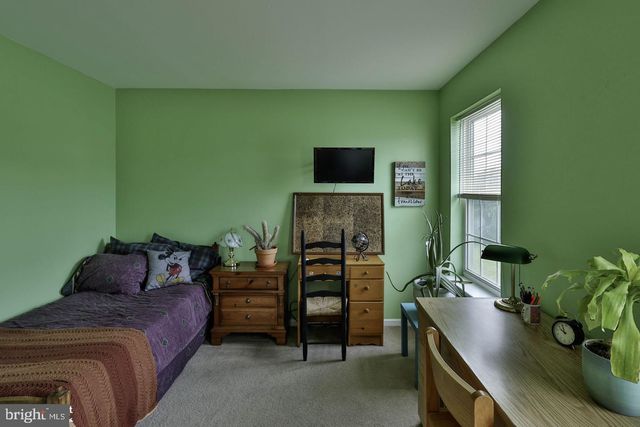 1500 WINDMILL LN, Breinigsville, PA 18031