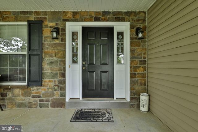 1500 WINDMILL LN, Breinigsville, PA 18031