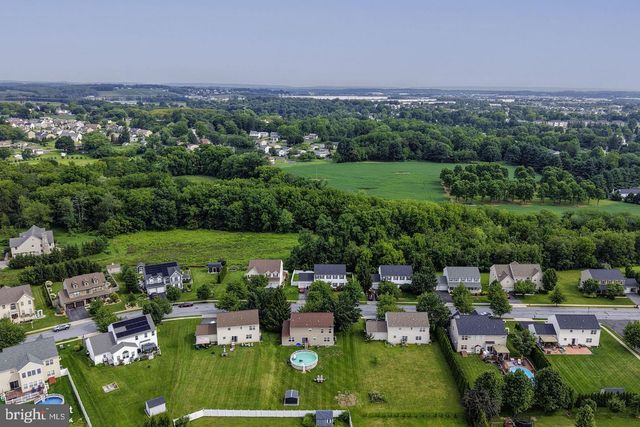 1500 WINDMILL LN, Breinigsville, PA 18031