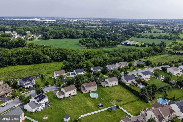 1500 WINDMILL LN, Breinigsville, PA 18031