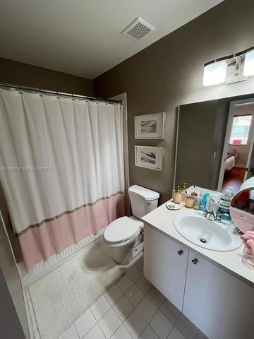 7451 SW 163rd Ct, Miami, FL 33193