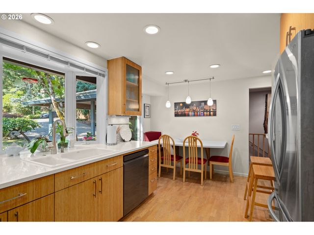 4125 Sw VESTA St, Portland, OR 97219