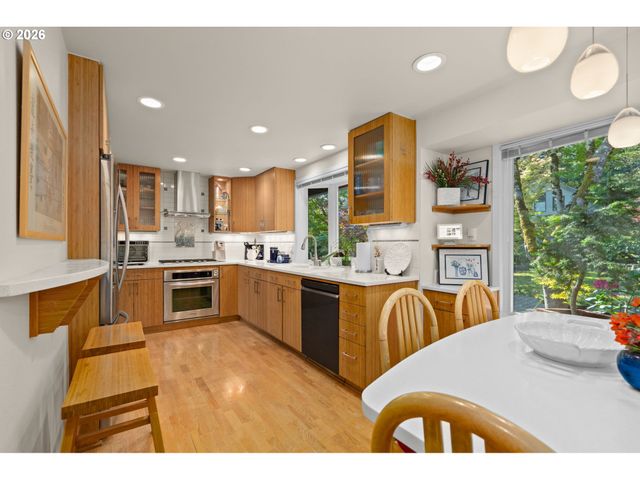 4125 Sw VESTA St, Portland, OR 97219