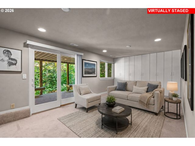 4125 Sw VESTA St, Portland, OR 97219