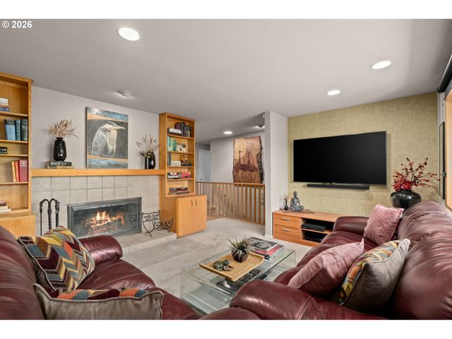 4125 Sw VESTA St, Portland, OR 97219