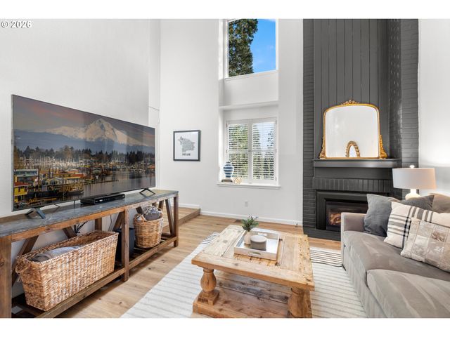 1466 BONNIEBRAE Dr, Lake Oswego, OR 97034