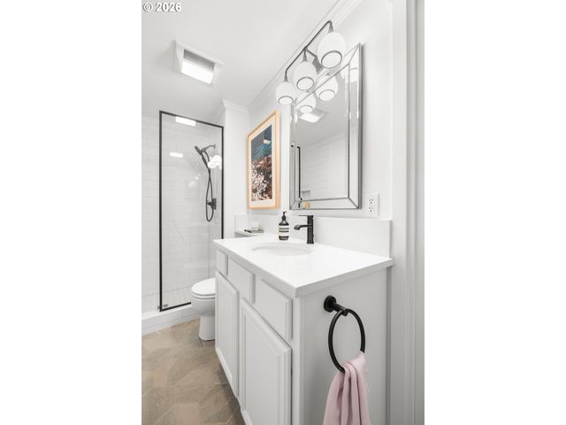 1466 BONNIEBRAE Dr, Lake Oswego, OR 97034