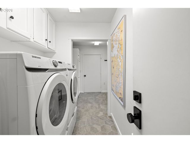 1466 BONNIEBRAE Dr, Lake Oswego, OR 97034