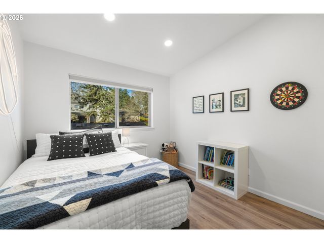 1466 BONNIEBRAE Dr, Lake Oswego, OR 97034