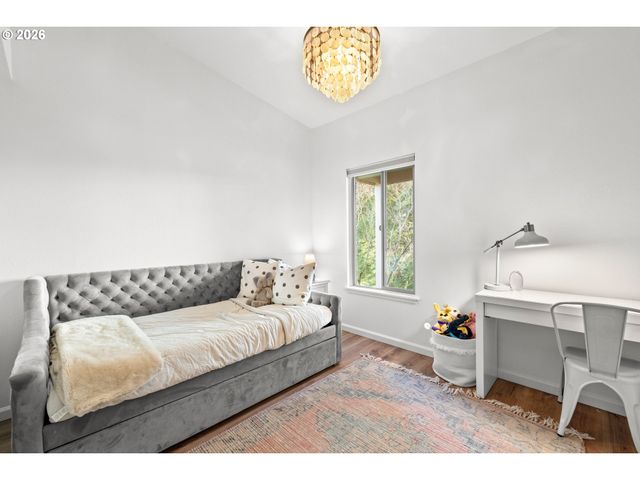 1466 BONNIEBRAE Dr, Lake Oswego, OR 97034